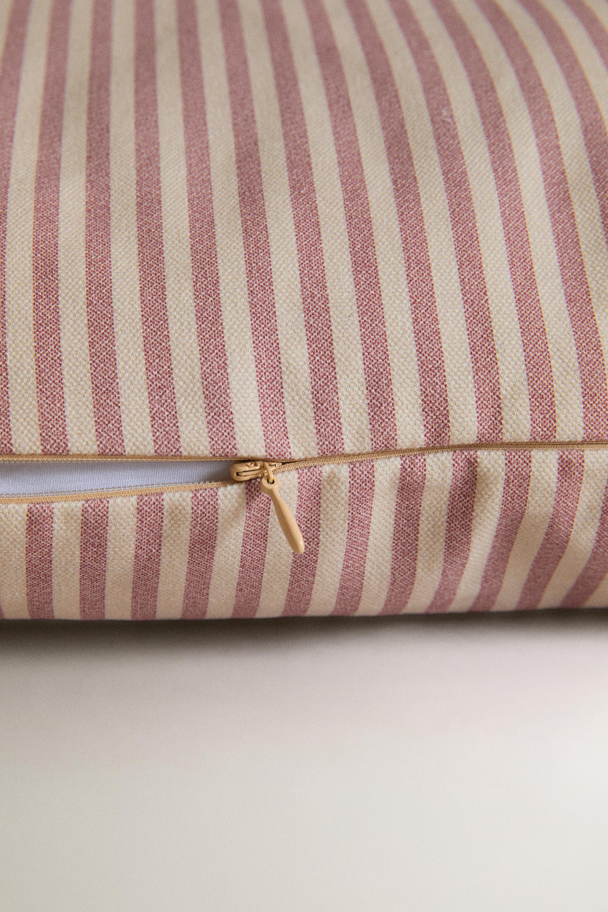 STRIPED PET BED CUSHION